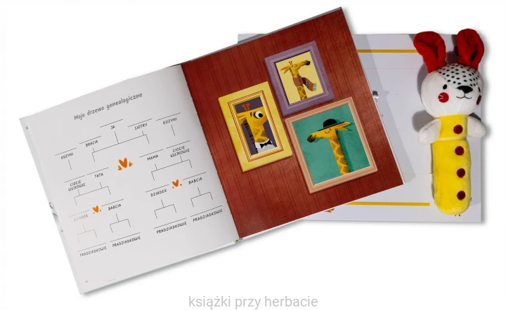 Album mojego dziecka z grzechotką 4_ksiegarniaksiazkiprzyherbacie.jpg