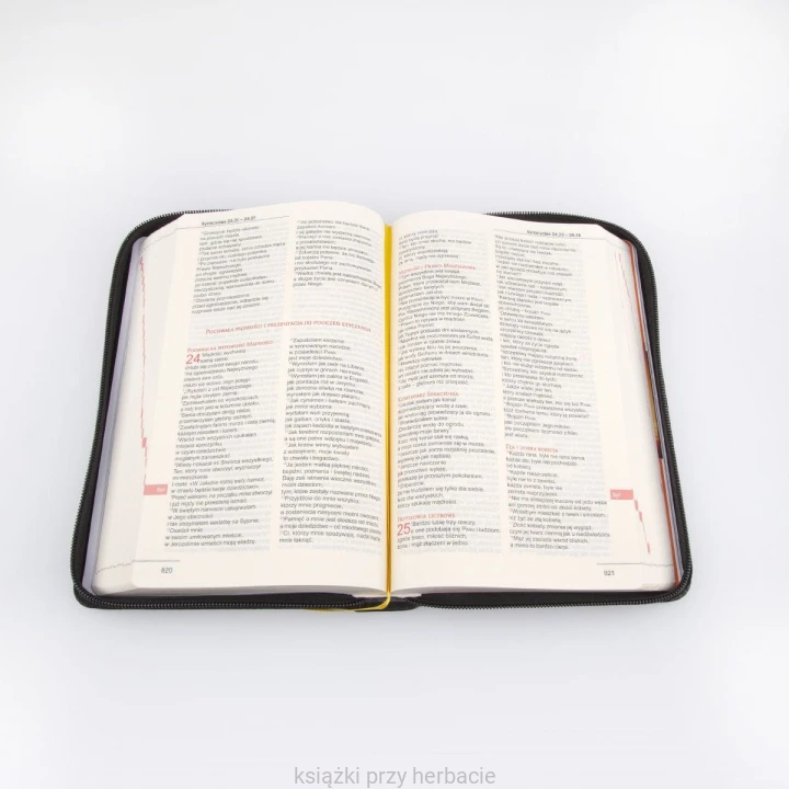 biblia z rybką czarna.jpg