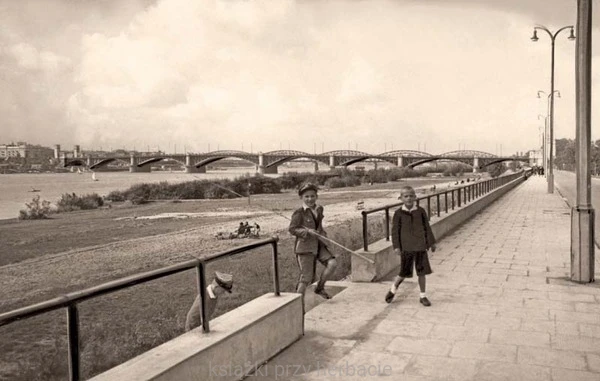 Przedwojenne Grochów, Kamionek, Saska Kępa. Najpiękniejsze fotografie 5_9788377730119_ksiegarniaksiazkiprzyherbacie.jpg